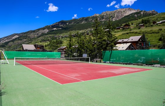 Court de tennis situé à Ste Marie